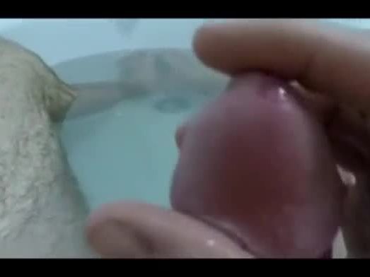 Wanking in the bath homemade