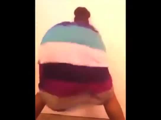 Big ass booty clapping