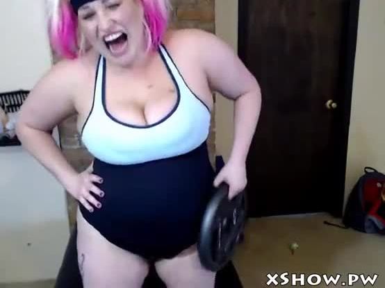 Hot Fat Slut Orgasming On Cam