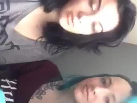 Livestream of FoxyFarrah and BlackxRose92