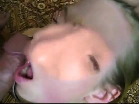 A young slut fucks in the mouth and in the ass on a private casting