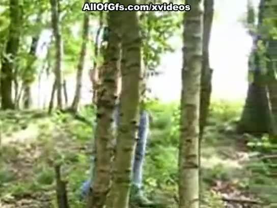 Kinky blonde flashing in the woods