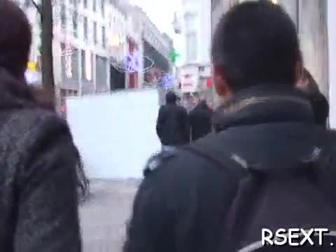 Guy gives tour of amsterdam